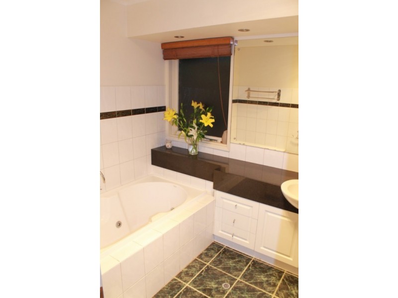 16 DUNLUCE PLACE, Wodonga VIC 3690