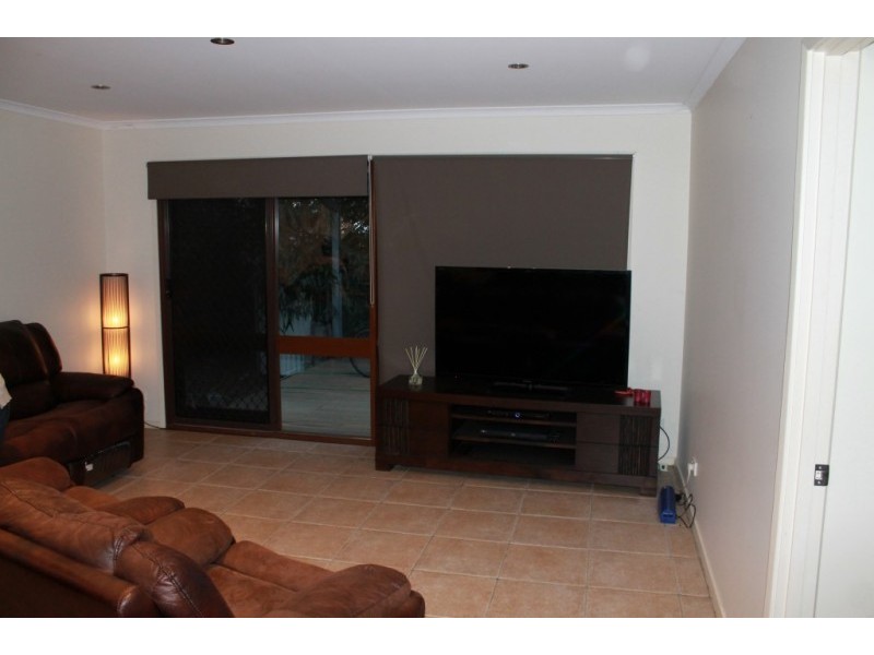 16 DUNLUCE PLACE, Wodonga VIC 3690