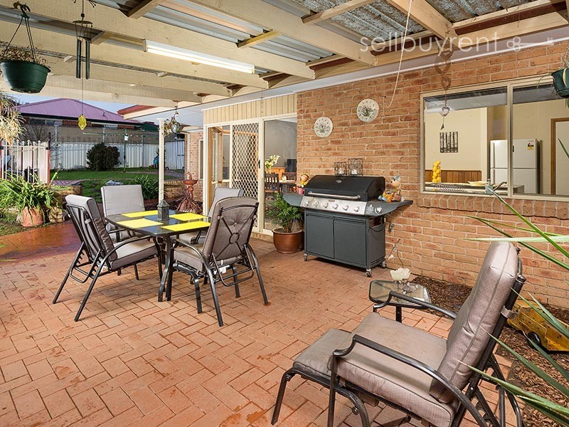 18 ELMSLIE CIRCUIT, Wodonga VIC 3690