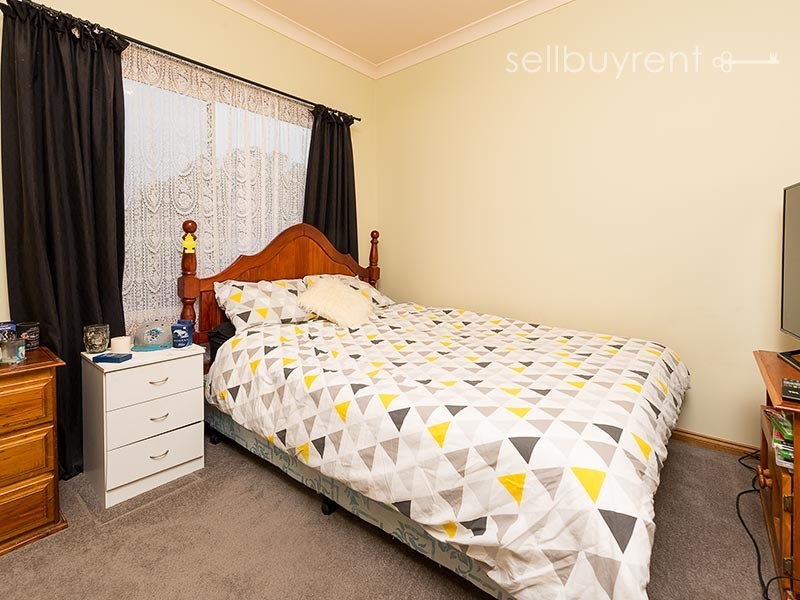 18 ELMSLIE CIRCUIT, Wodonga VIC 3690