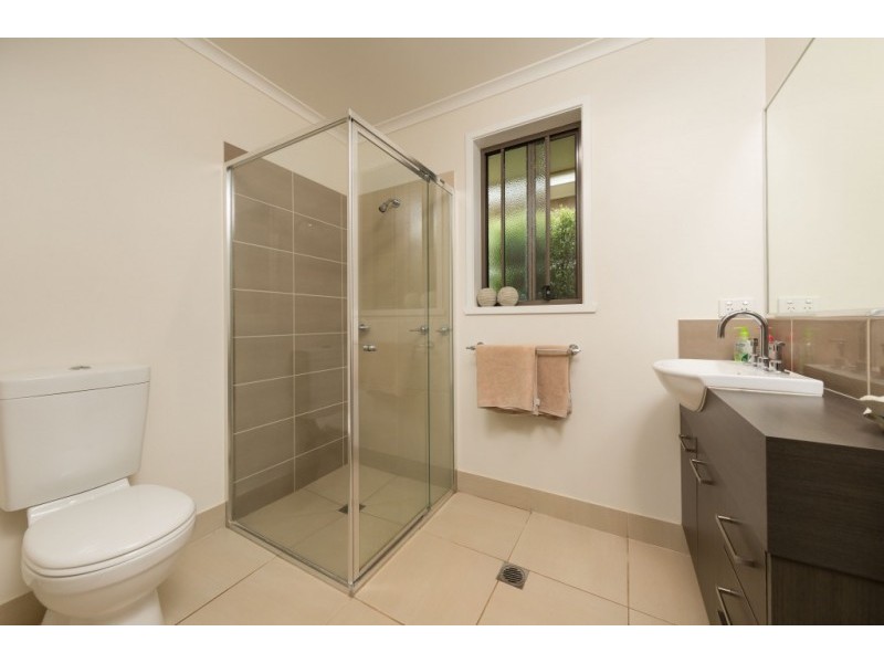 42 BREMER AVENUE, Wodonga VIC 3690
