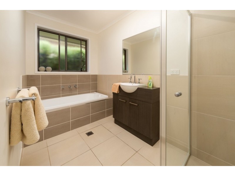 42 BREMER AVENUE, Wodonga VIC 3690