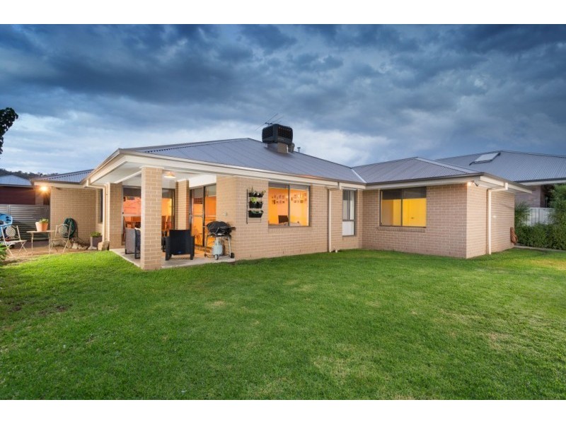 42 BREMER AVENUE, Wodonga VIC 3690