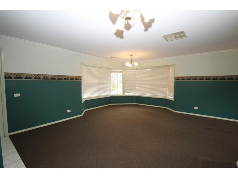 8 Stenzel Crescent, Baranduda VIC 3691