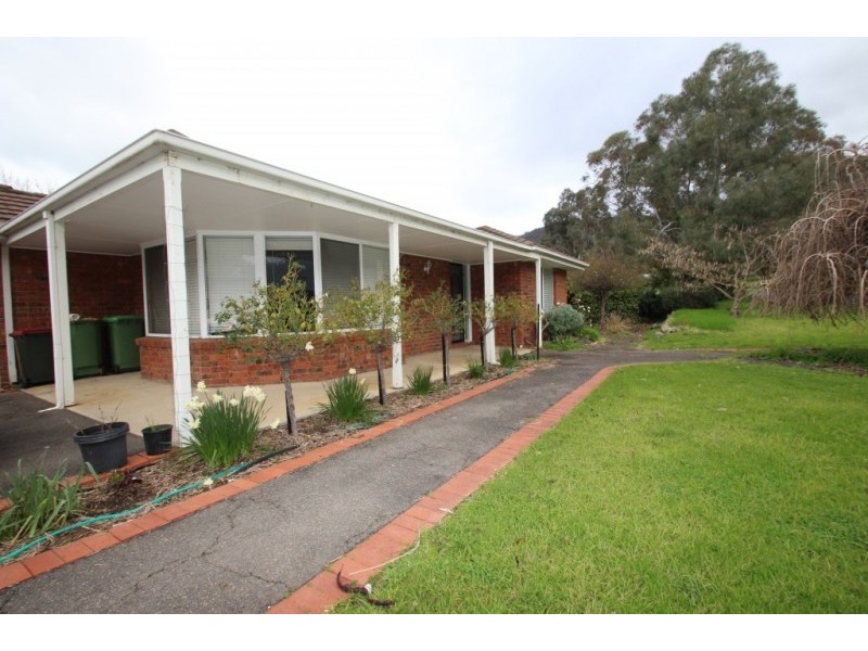 8 Stenzel Crescent, Baranduda VIC 3691