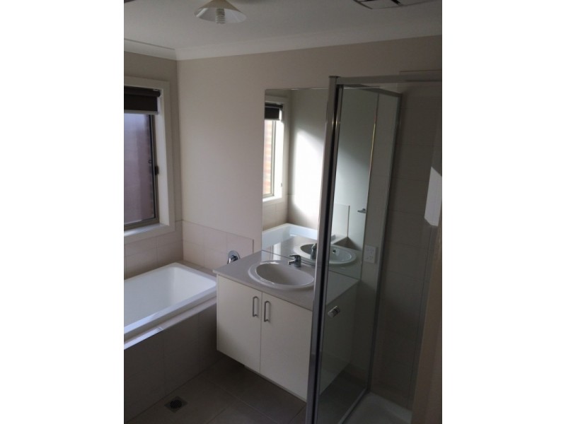 17 ANGUS COURT, Albury NSW 2640