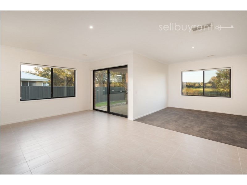 26 BARNETT AVENUE, Thurgoona NSW 2640