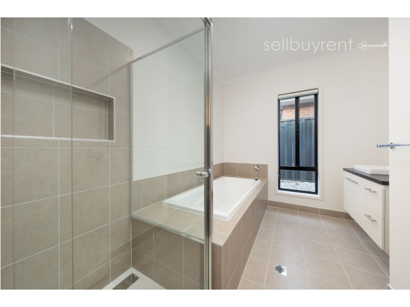 26 BARNETT AVENUE, Thurgoona NSW 2640