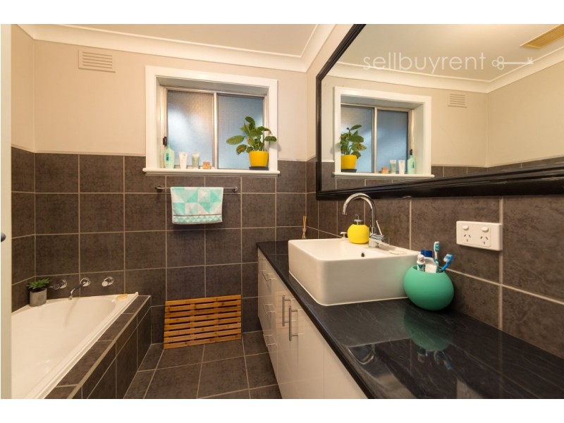 315 LAWRENCE STREET, Wodonga VIC 3690
