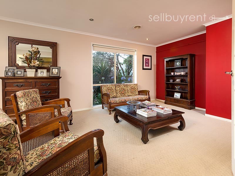 17 AVONDALE DRIVE, Wodonga VIC 3690
