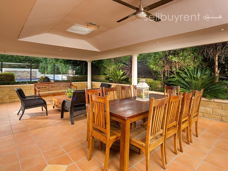 17 AVONDALE DRIVE, Wodonga VIC 3690