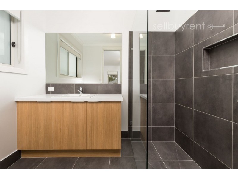 10 MCCARTHY STREET, Wodonga VIC 3690