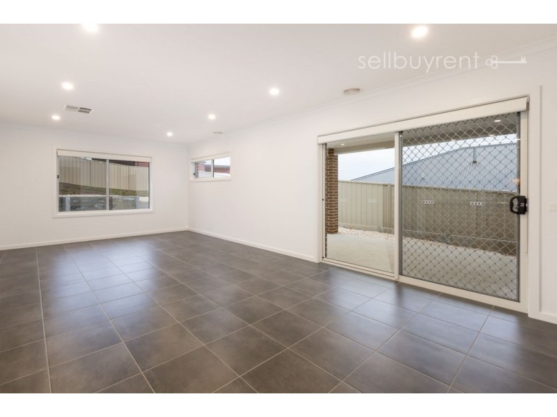 10 MCCARTHY STREET, Wodonga VIC 3690