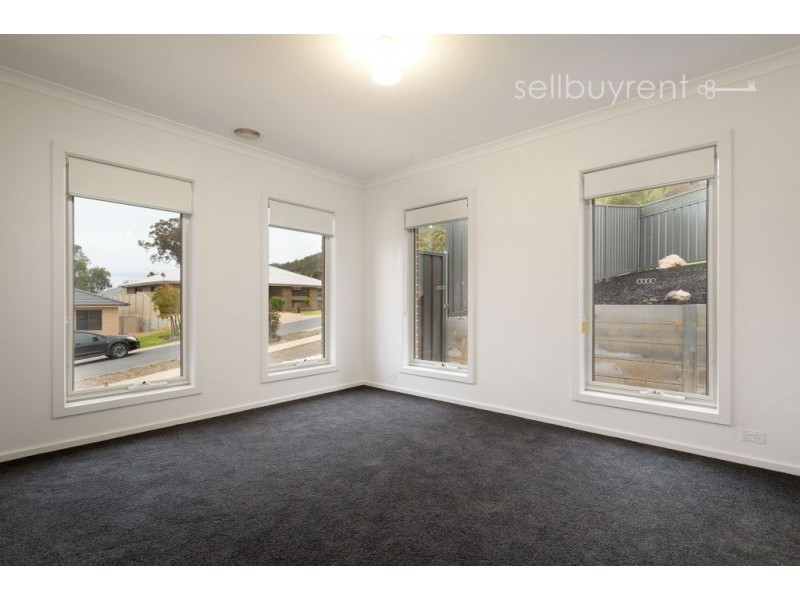 10 MCCARTHY STREET, Wodonga VIC 3690
