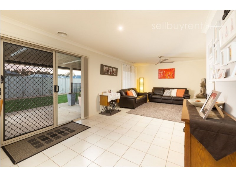 21 DERWENT WAY, Wodonga VIC 3690