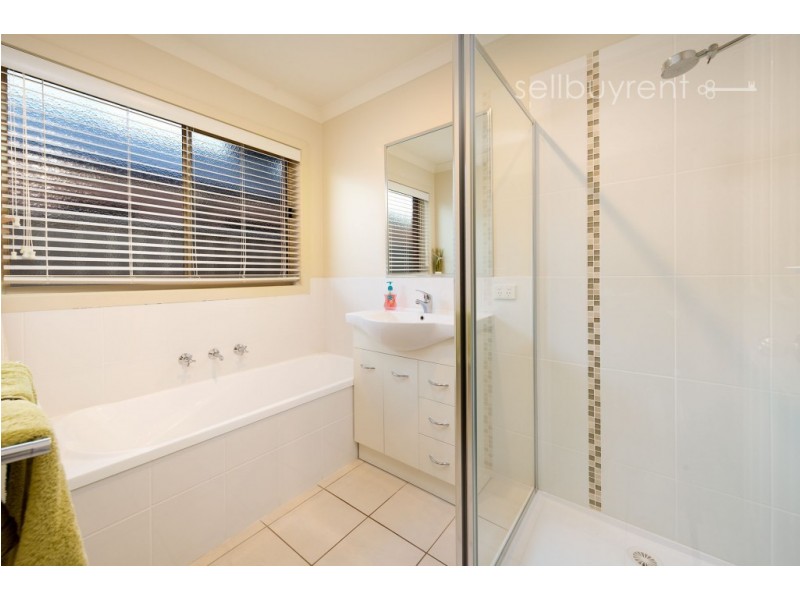 21 DERWENT WAY, Wodonga VIC 3690