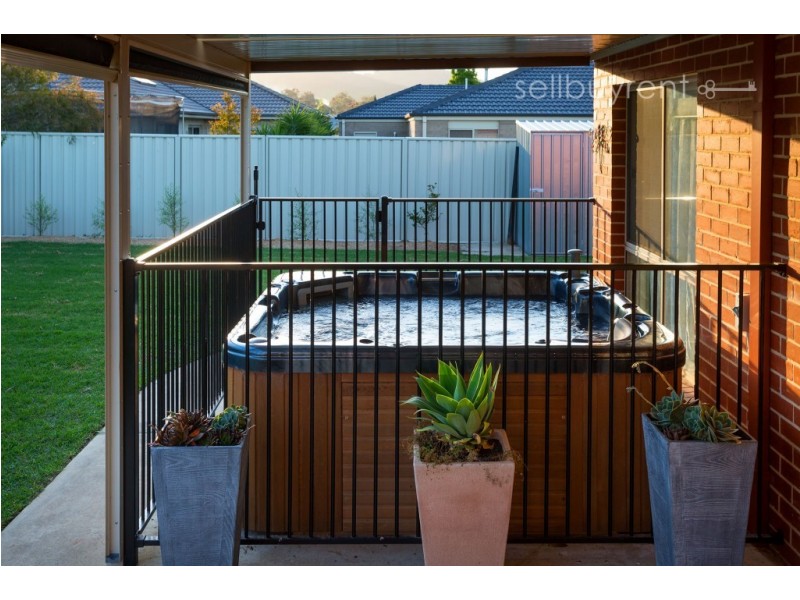 21 DERWENT WAY, Wodonga VIC 3690