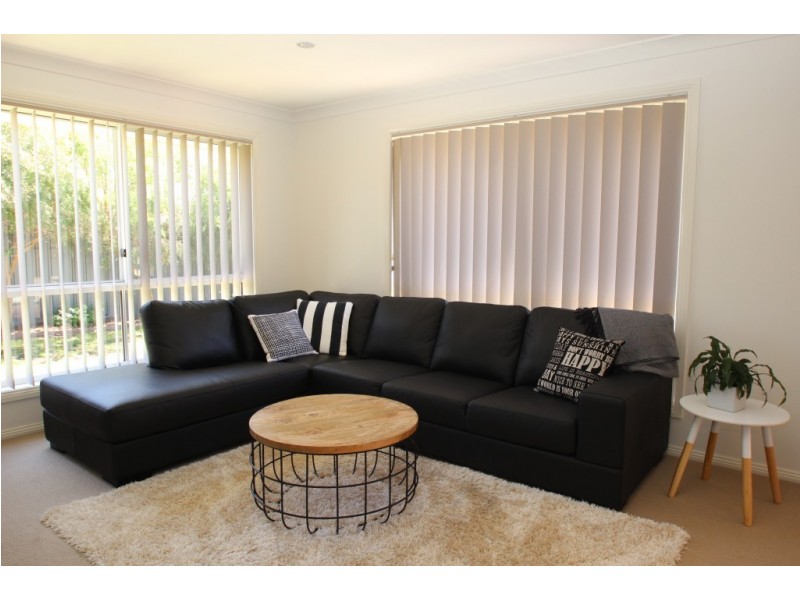 8 MYOTIS STREET, Thurgoona NSW 2640