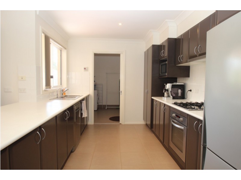 8 MYOTIS STREET, Thurgoona NSW 2640