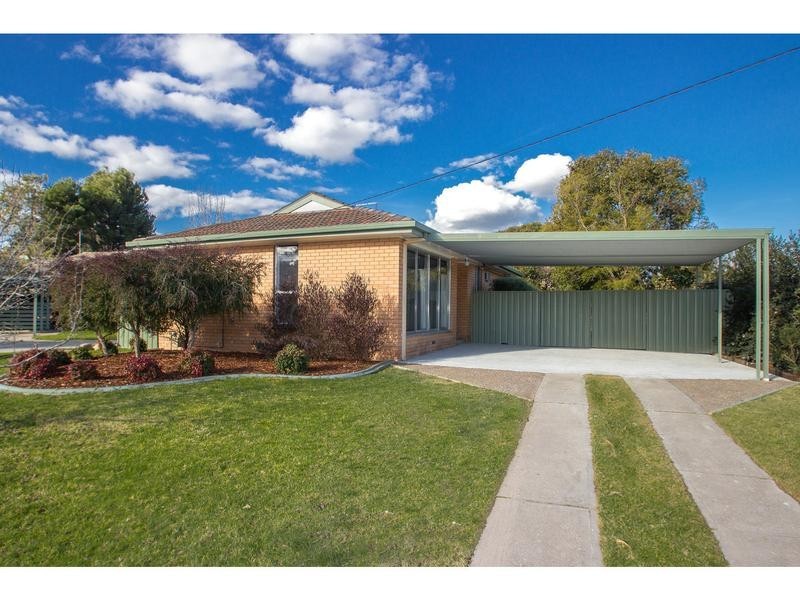 564 Woodbury Court, Lavington NSW 2641