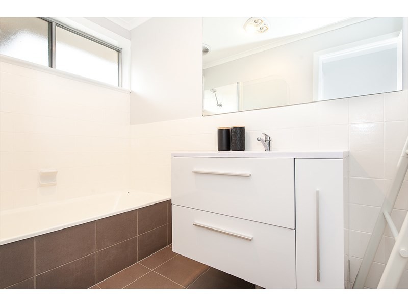 564 Woodbury Court, Lavington NSW 2641