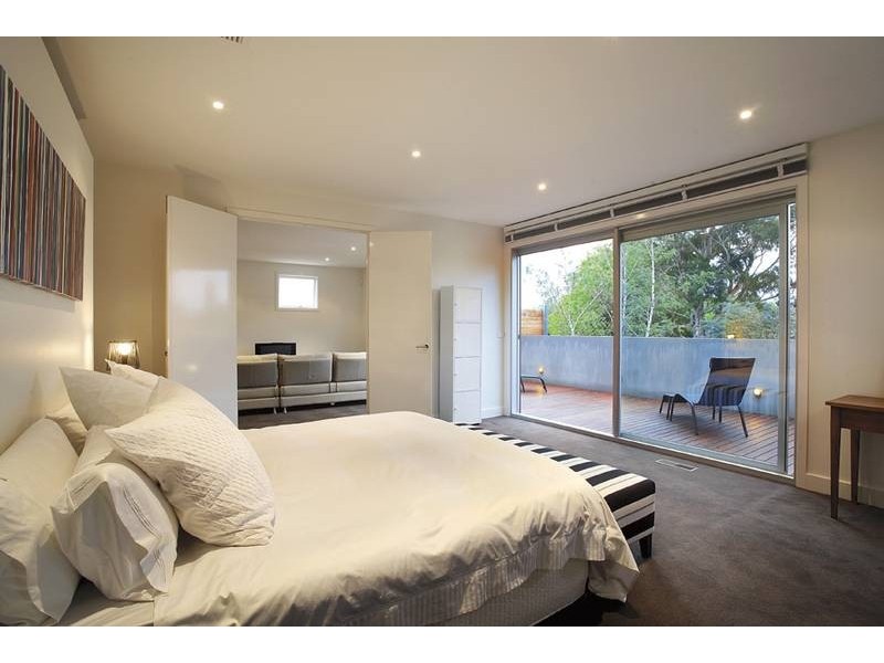 8 Wingan Ave, Camberwell VIC 3124