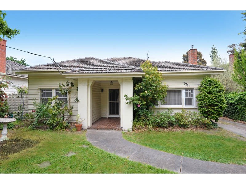 225 Highfield Rd, Camberwell VIC 3124