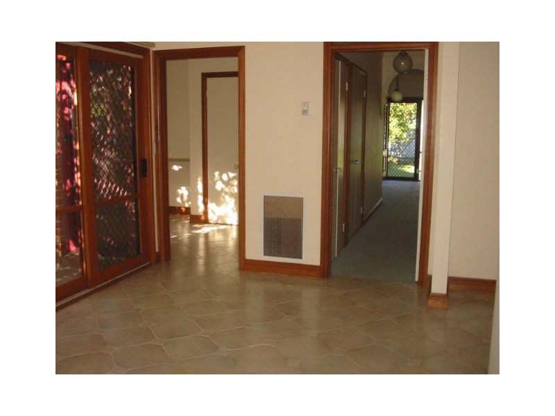 25 Middle Road, Camberwell VIC 3124