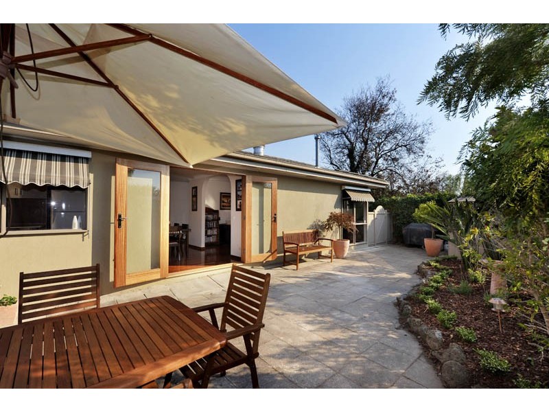 2/5 Bennett Street, Burwood VIC 3125