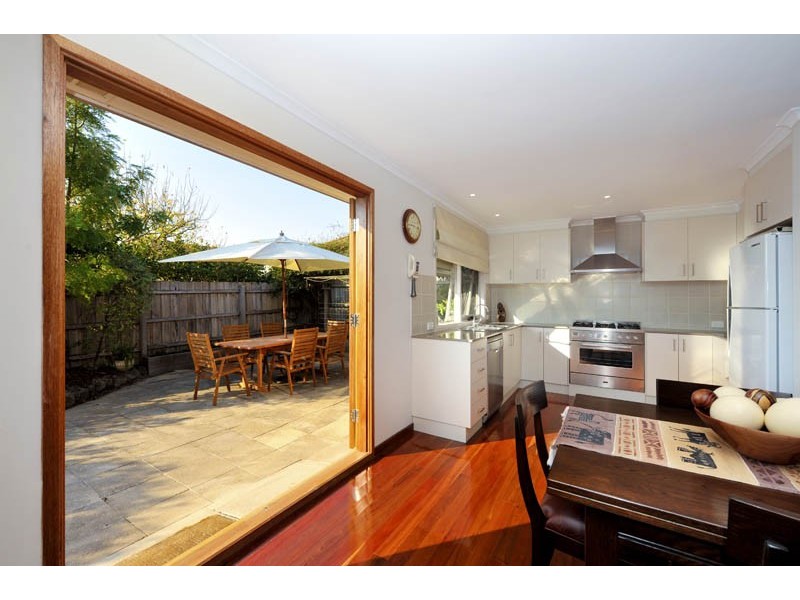 2/5 Bennett Street, Burwood VIC 3125