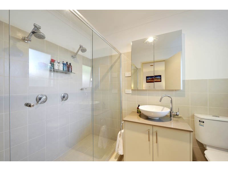 2/5 Bennett Street, Burwood VIC 3125