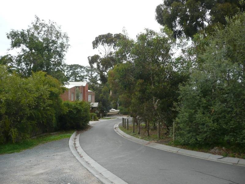 8 Warwick Court, Surrey Hills VIC 3127