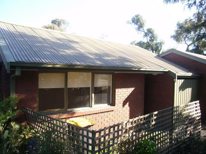 2/2 Oakpark Drive, Chadstone VIC 3148