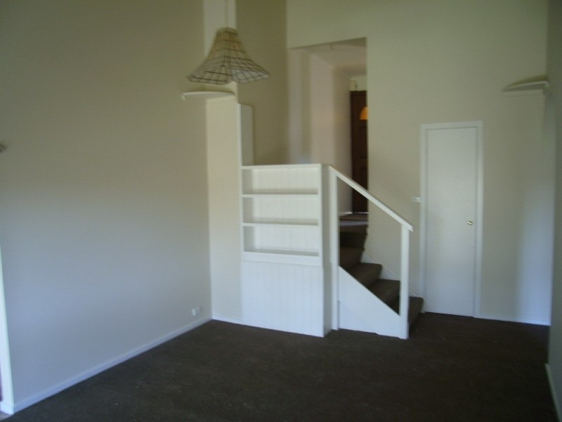 2/2 Oakpark Drive, Chadstone VIC 3148