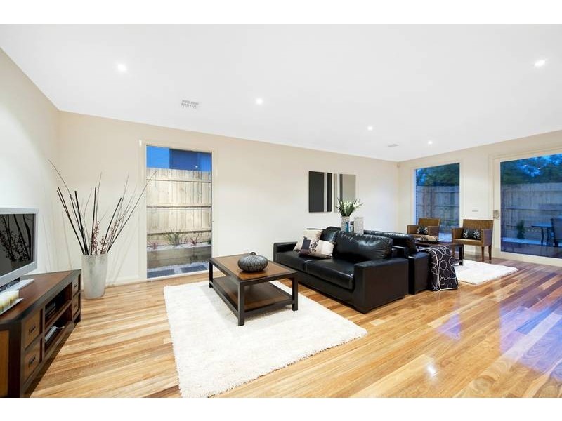 2/23 Leopold Street, Burwood VIC 3125