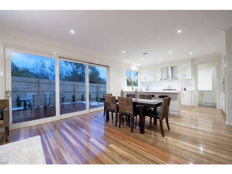 2/23 Leopold Street, Burwood VIC 3125