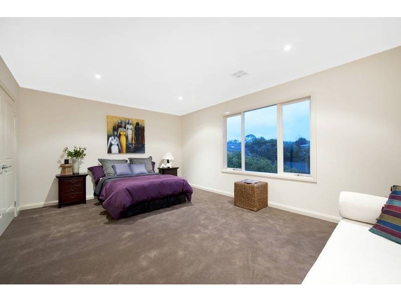 2/23 Leopold Street, Burwood VIC 3125