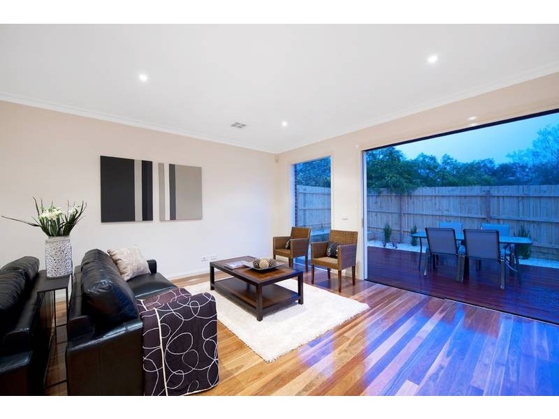 2/23 Leopold Street, Burwood VIC 3125
