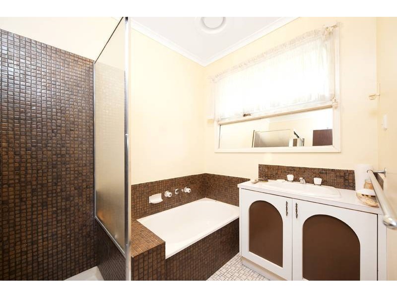 2/32 Kenmare Street, Mont Albert VIC 3127