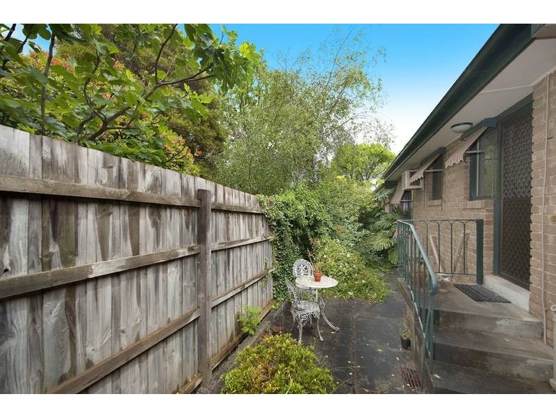 2/32 Kenmare Street, Mont Albert VIC 3127