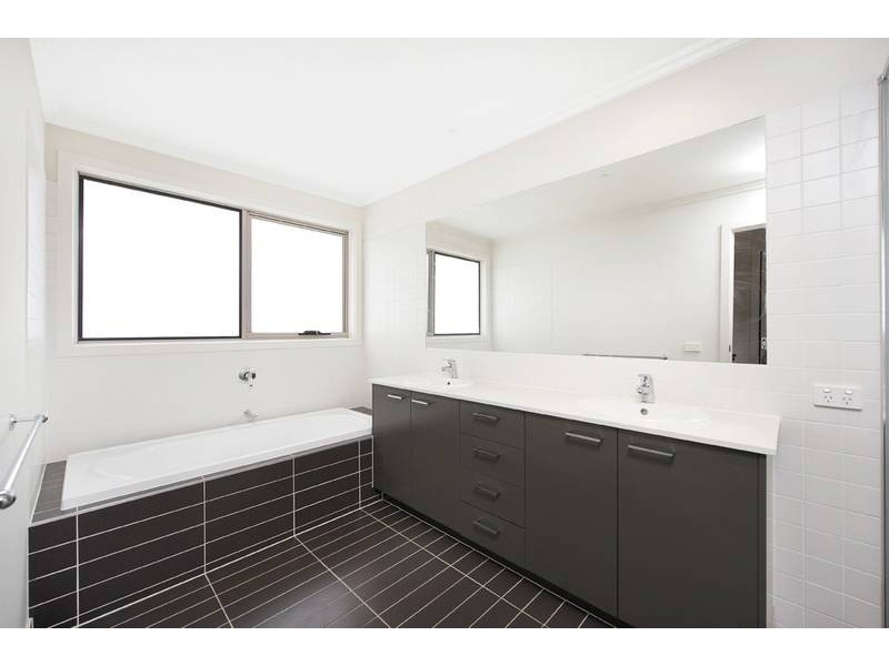 32 Bunjil Way, Parkville VIC 3052