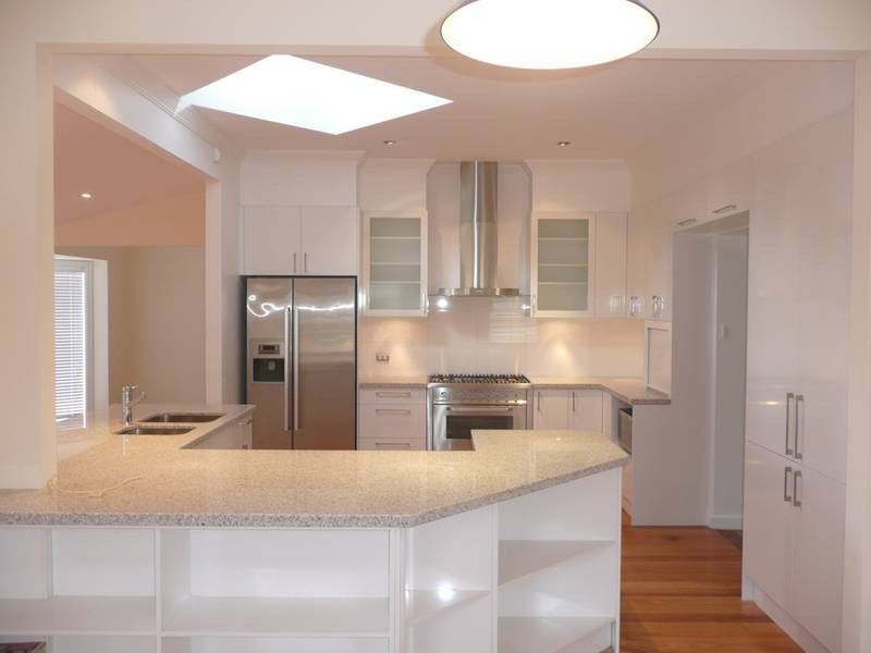 18 Aisbett Avenue, Camberwell VIC 3124