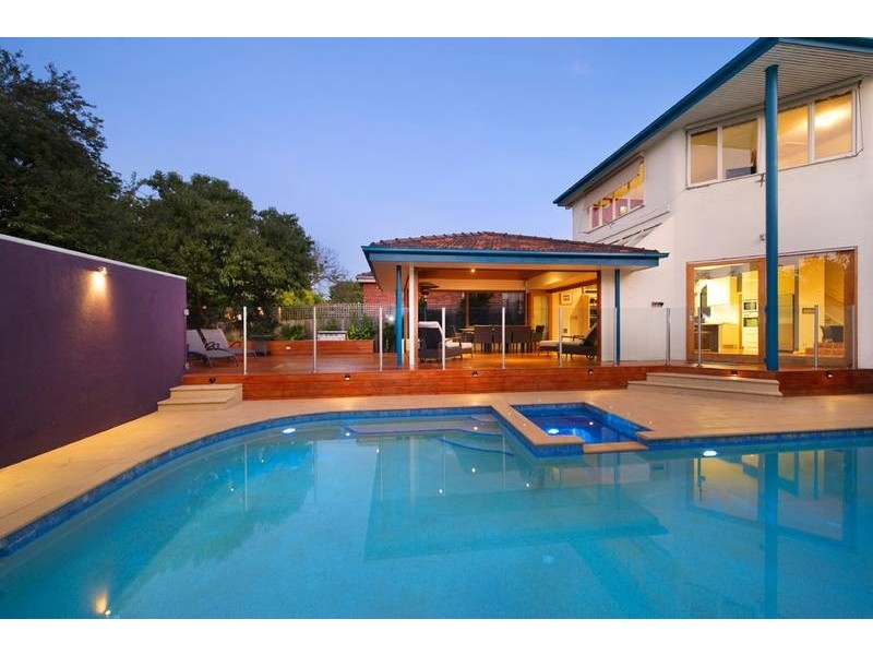 6 Bourne Road, Glen Iris VIC 3146