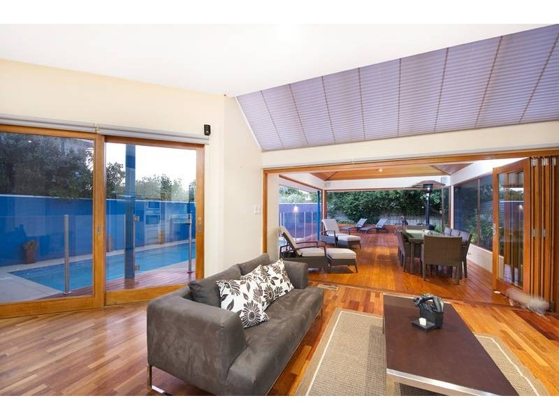 6 Bourne Road, Glen Iris VIC 3146