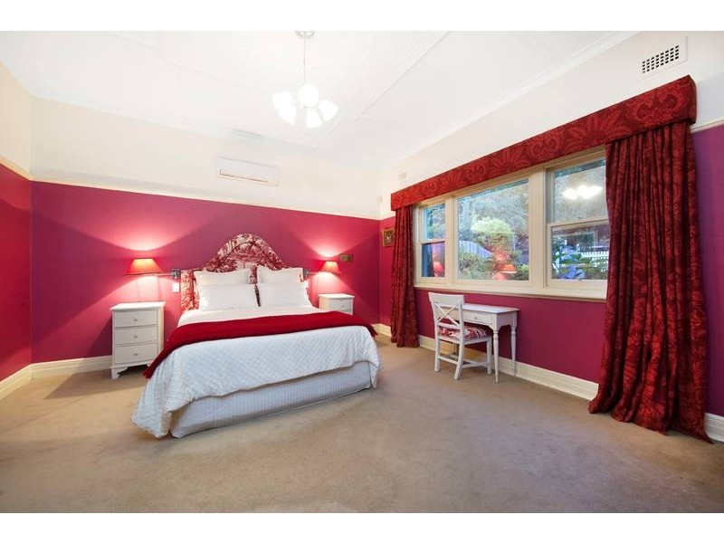 6 Bourne Road, Glen Iris VIC 3146