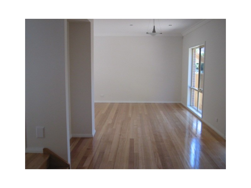 2/20 Van Ness Avenue, Glen Iris VIC 3146