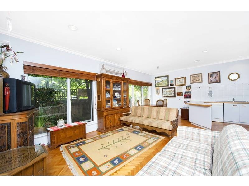 2/253 Highfield Road, Camberwell VIC 3124