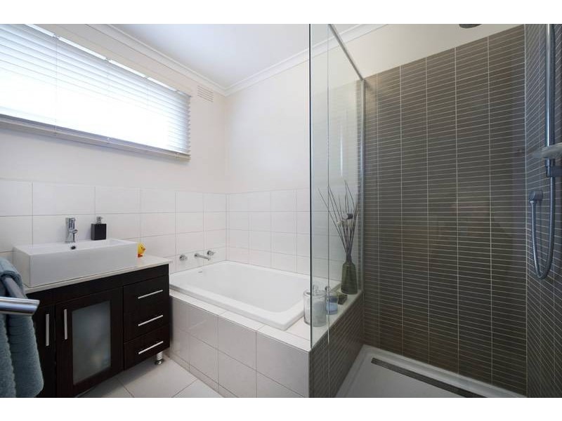 4/10 Dickens Street, Glen Iris VIC 3146