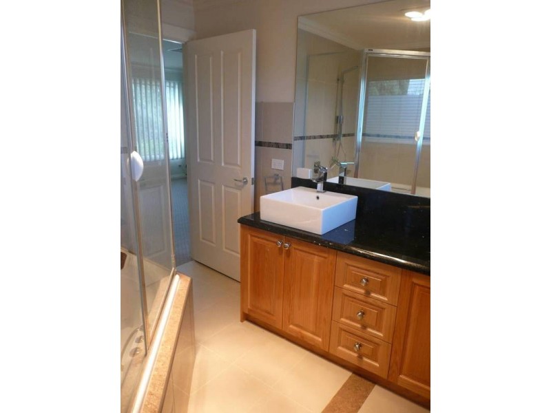 4 Peak Street, Malvern East VIC 3145