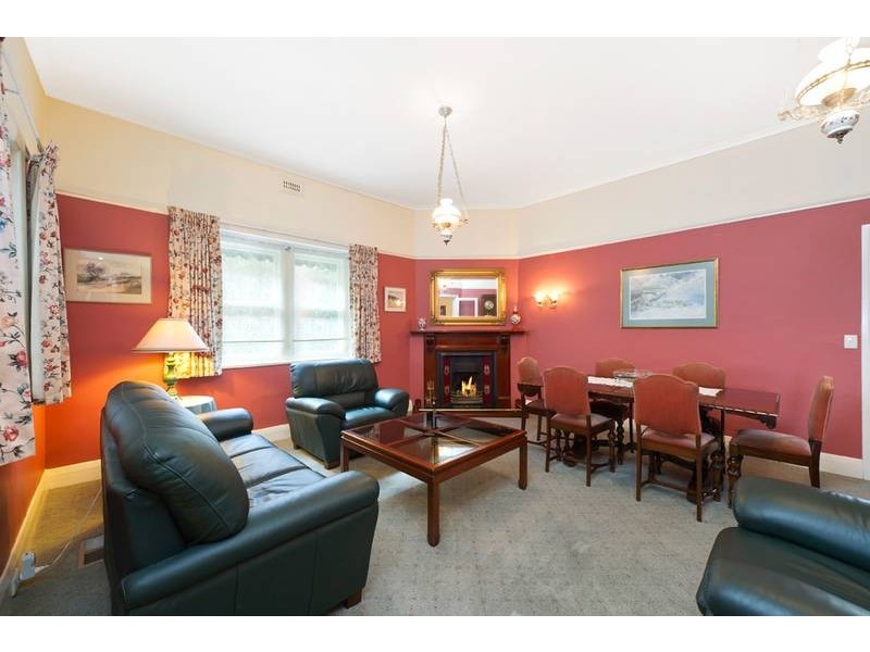 16 Highfield Road, Canterbury VIC 3126